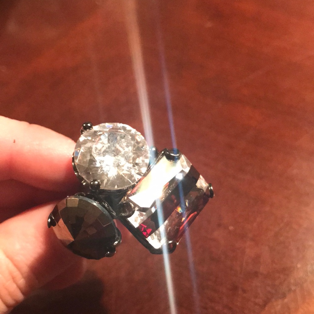 Henri Bendel size 6 ring 3 stones